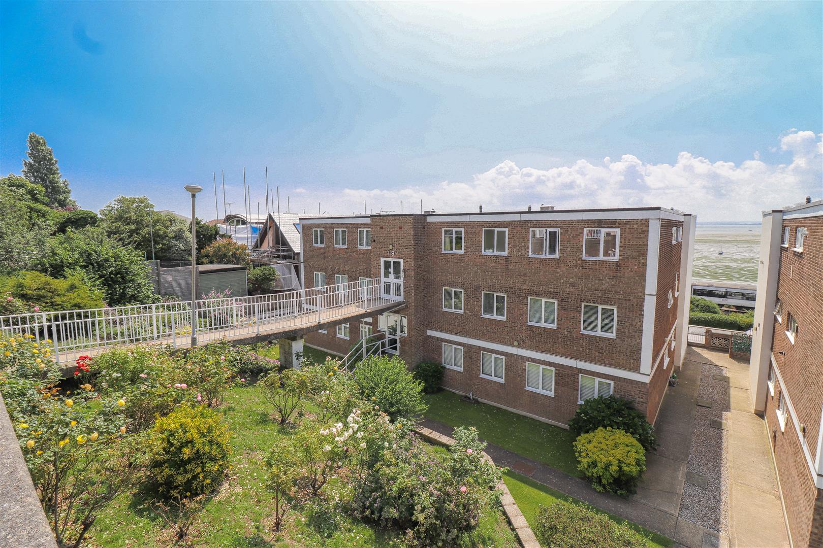 Appointmoor Seabrink, Undercliff Gardens, LeighOnSea